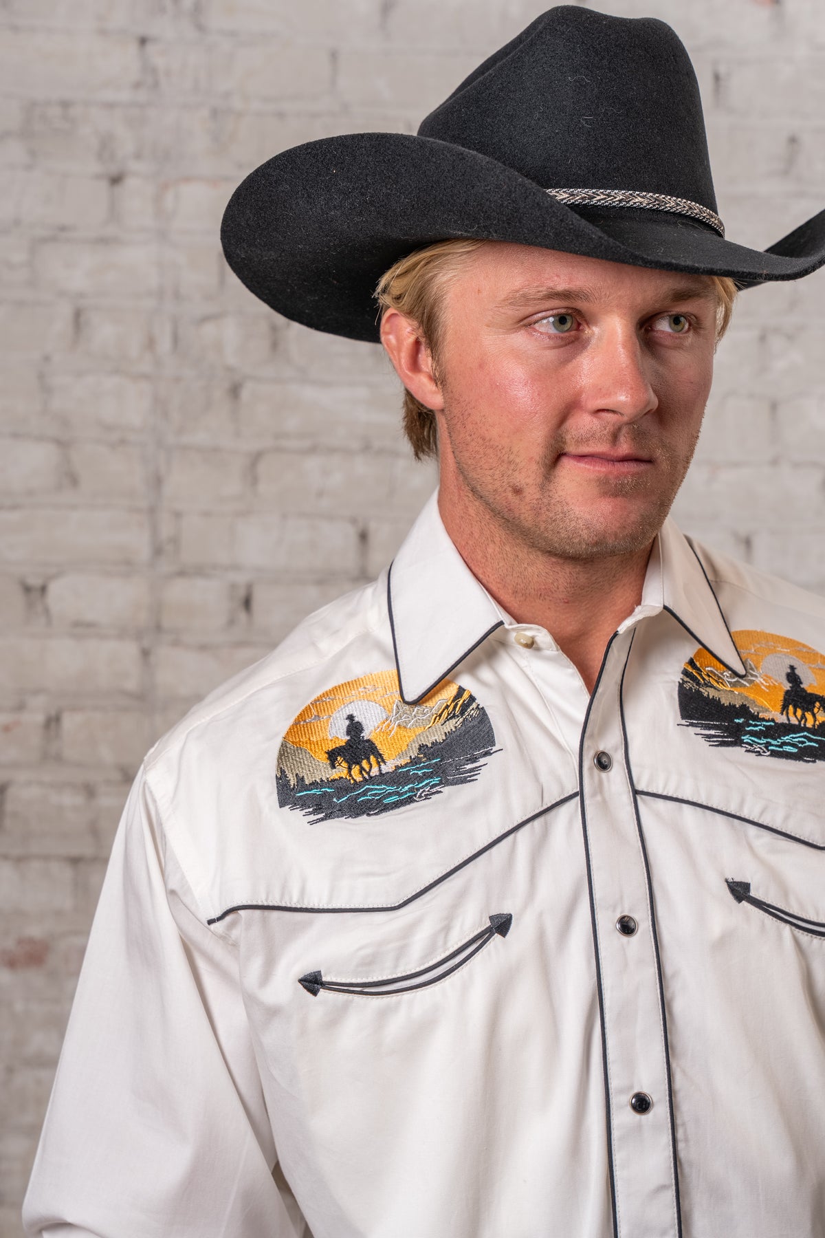 Men's Ivory Cowboy Sunset Embroidery Western Shirt by Rockmount Ranch Wear, vintage embroidered western shirt
