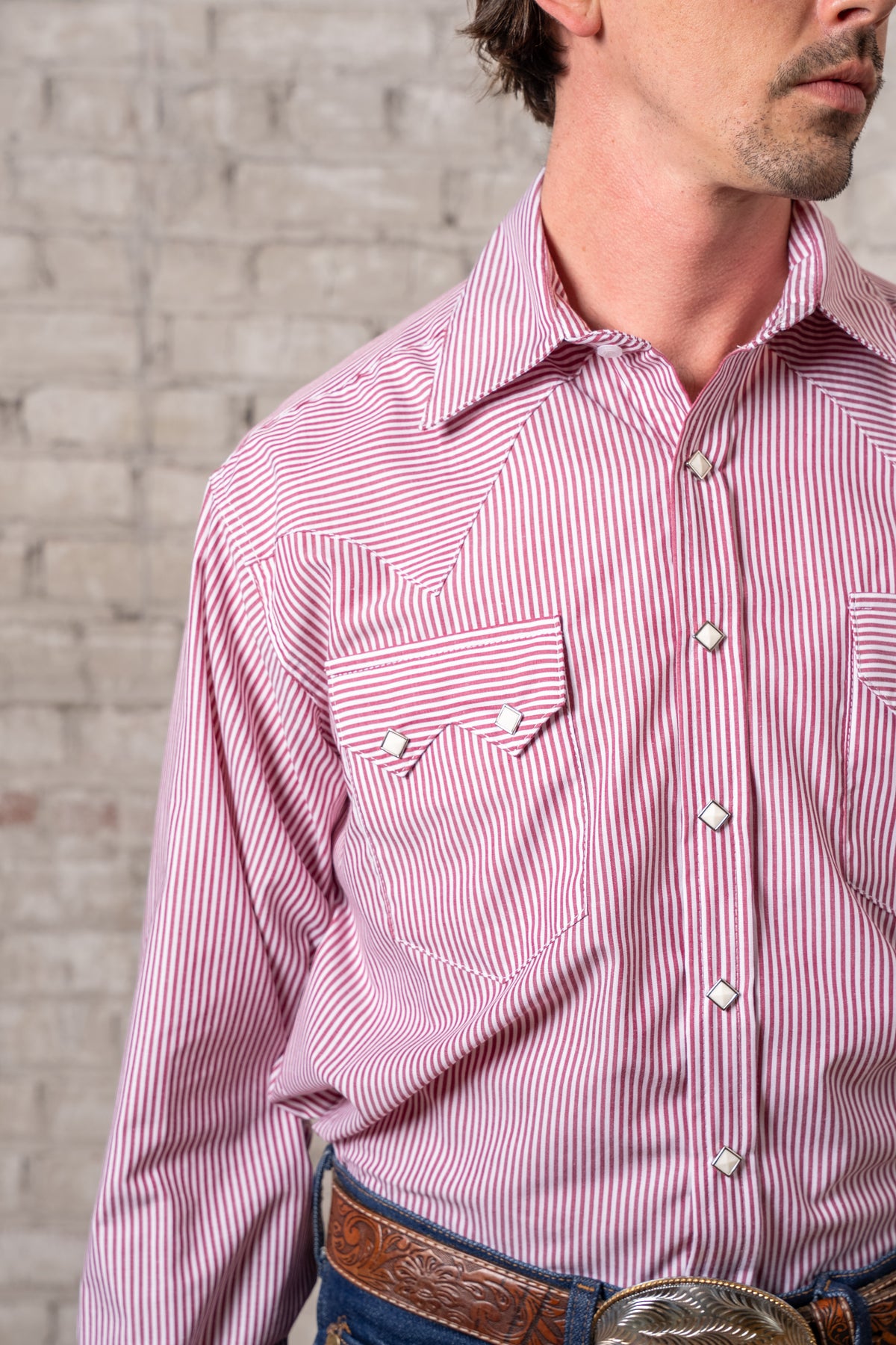 Men's Fine Burgundy Stripe Western Shirt Rockmount Ranch Wear with sawtooth pocket design and diamond snap closure